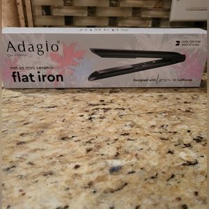 NEW Adagio  California Mini Flat Iron